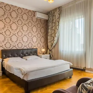 Deluxe Cismigiu Park Apartment